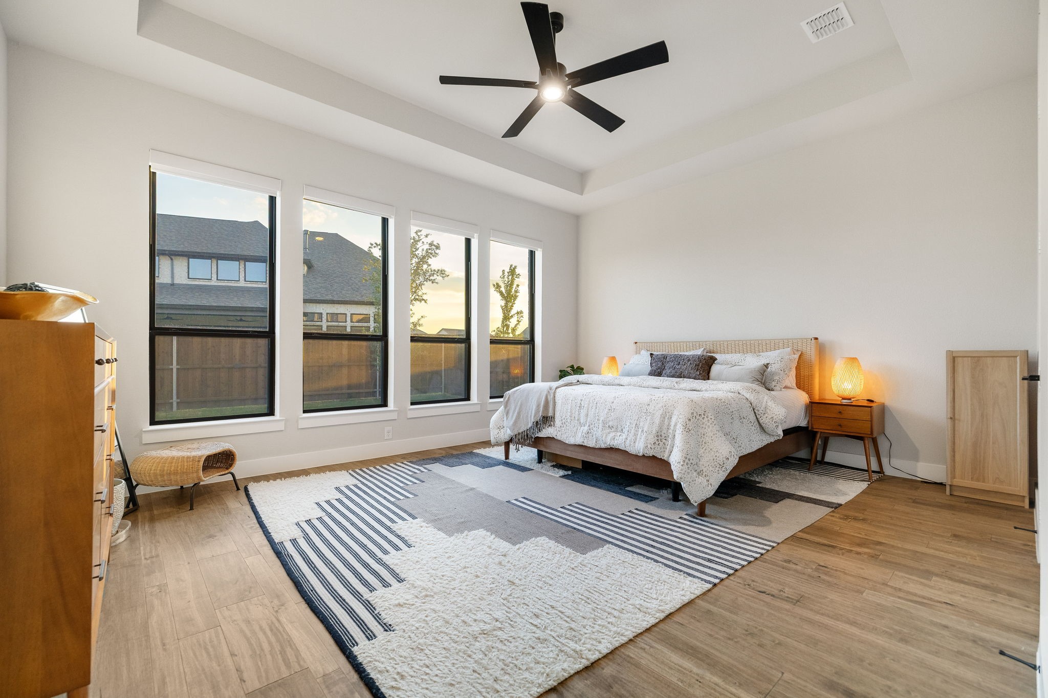2421 Heathrow Lane