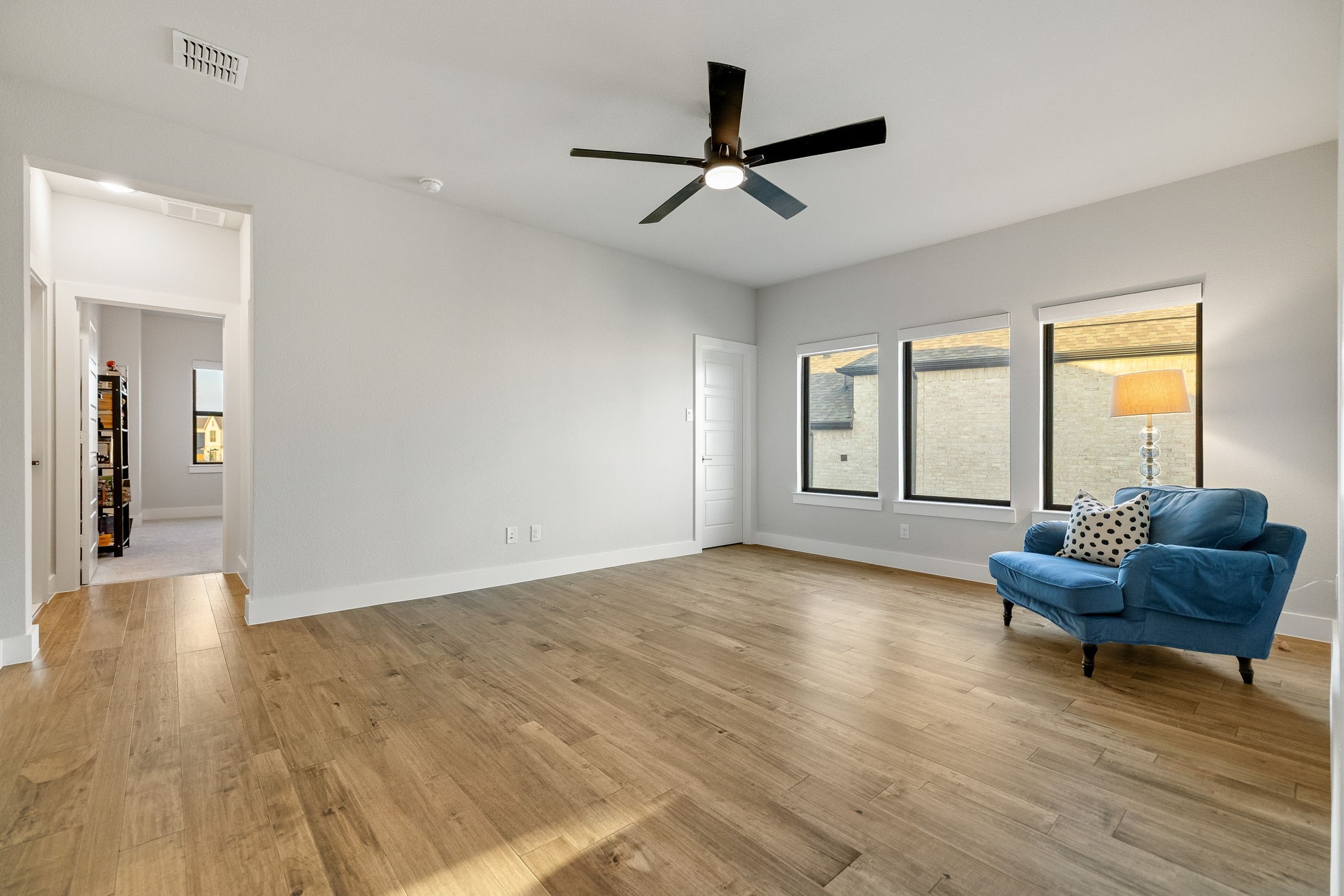 2421 Heathrow Lane