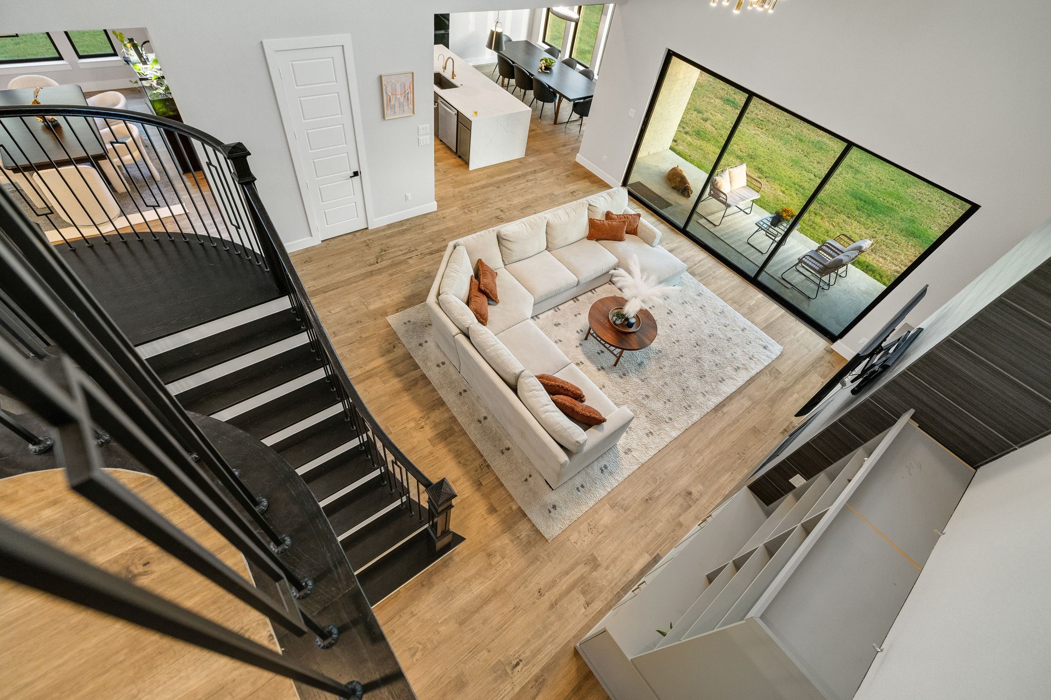 2421 Heathrow Lane