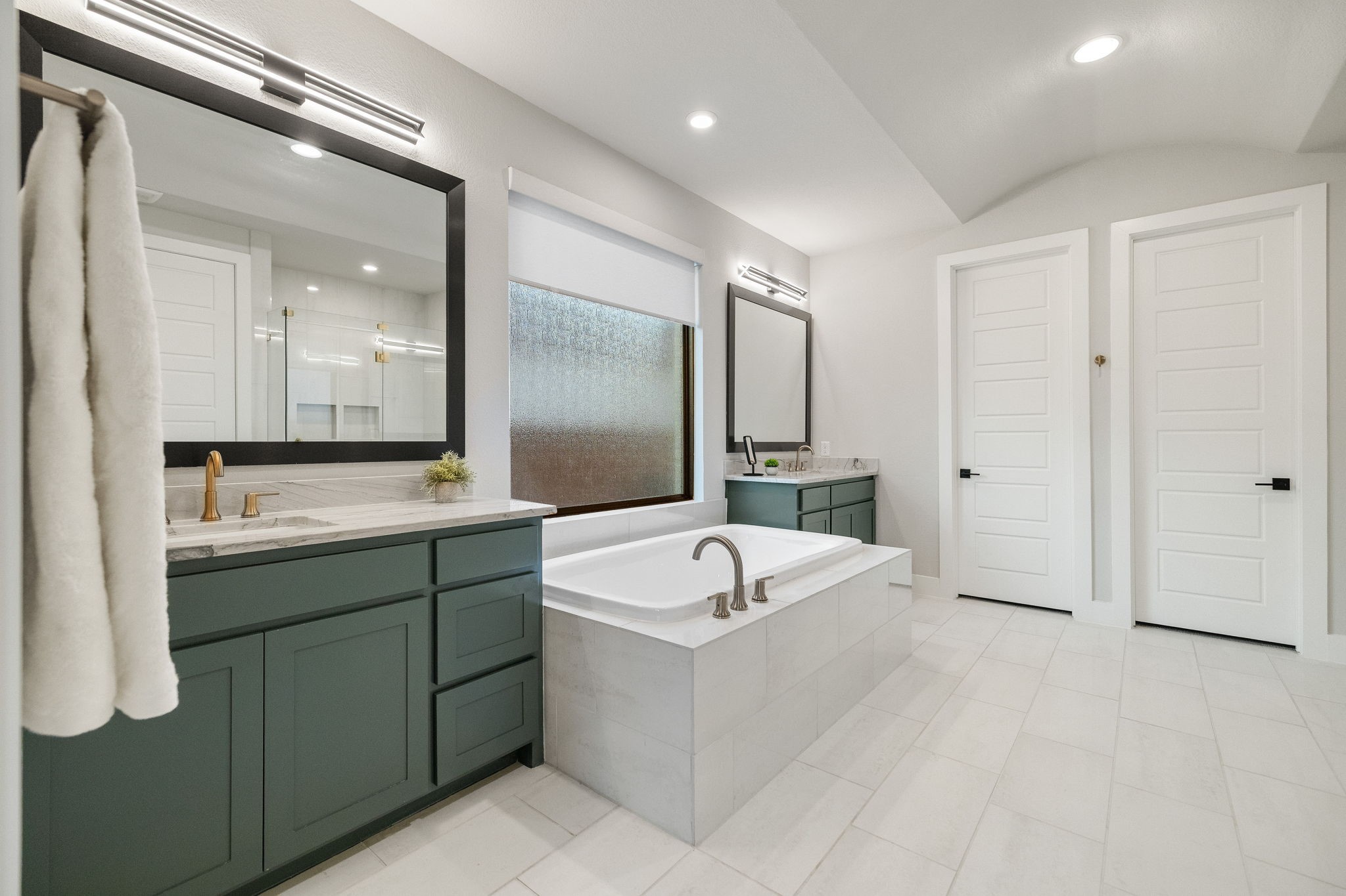 2421 Heathrow Lane