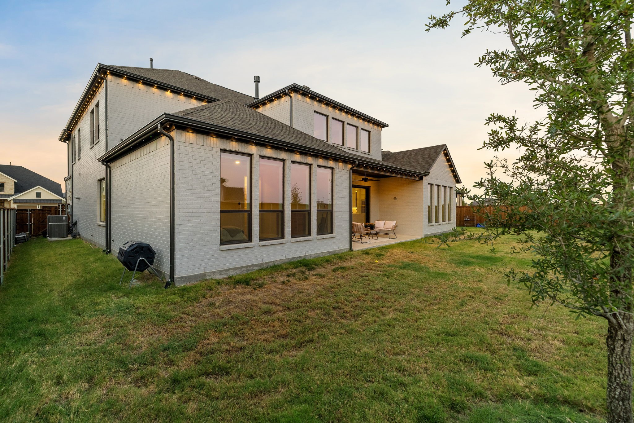 2421 Heathrow Lane