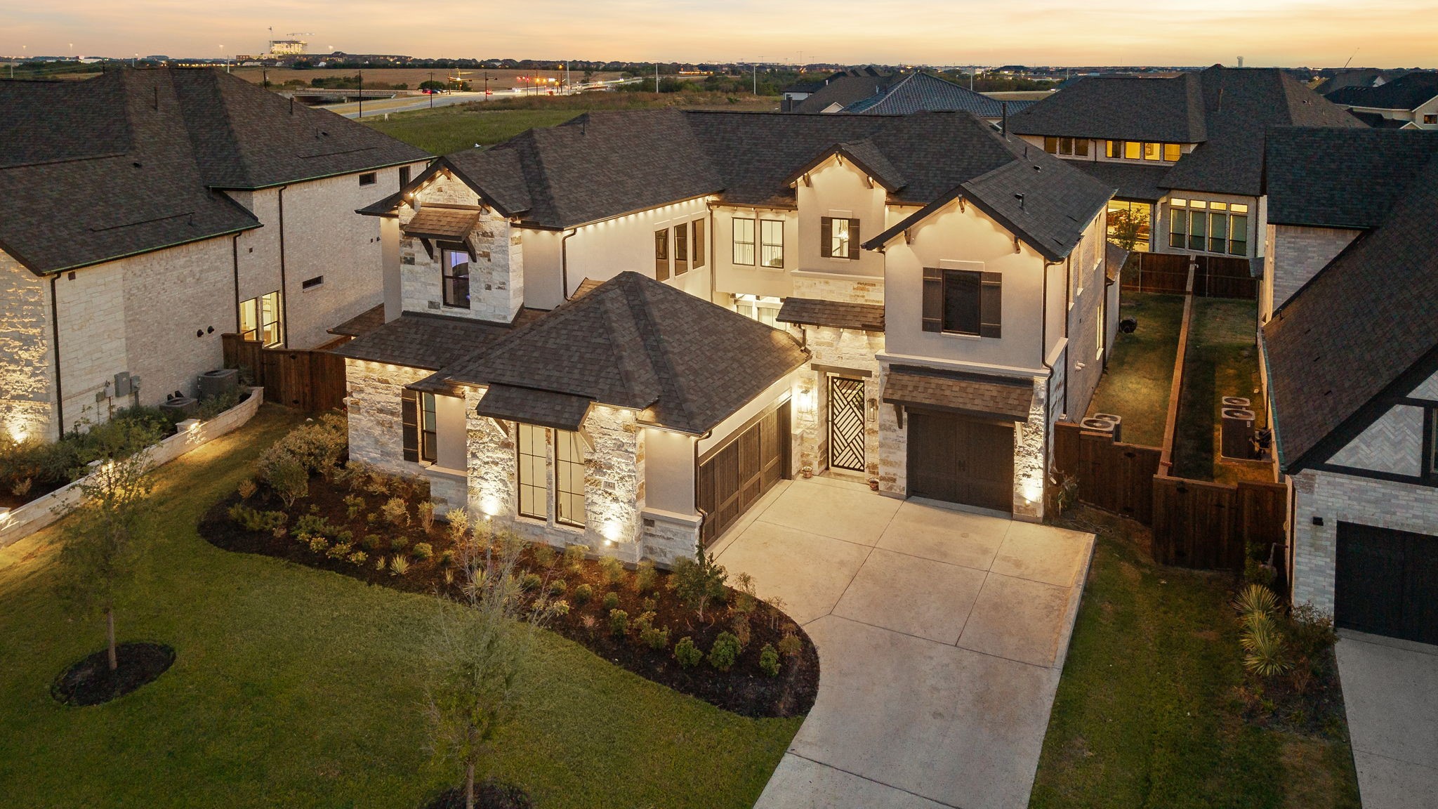 2421 Heathrow Lane