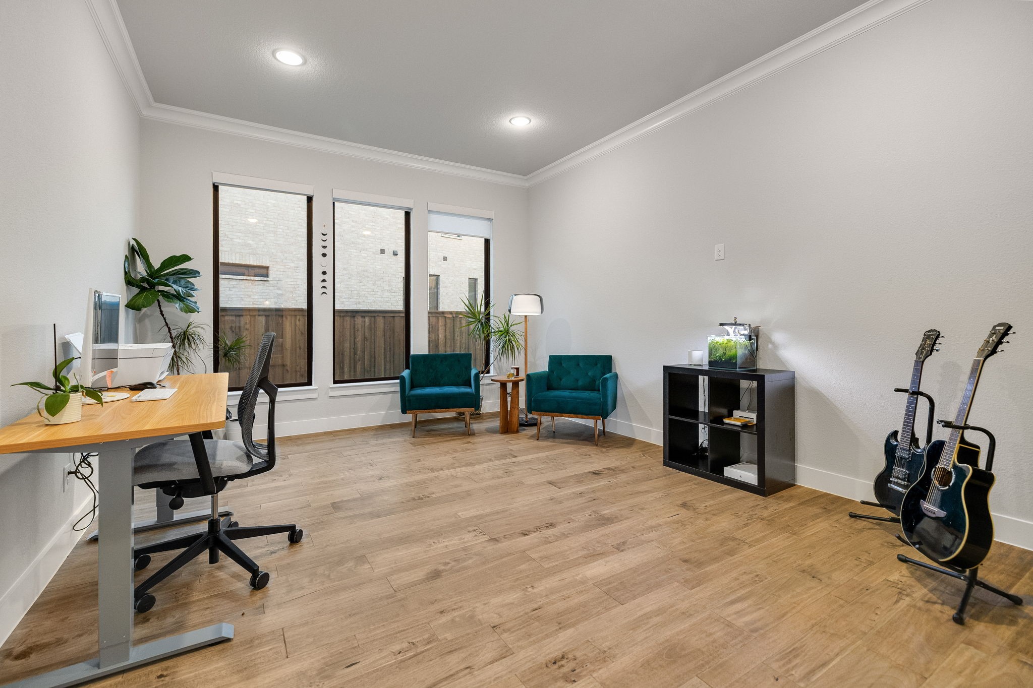 2421 Heathrow Lane
