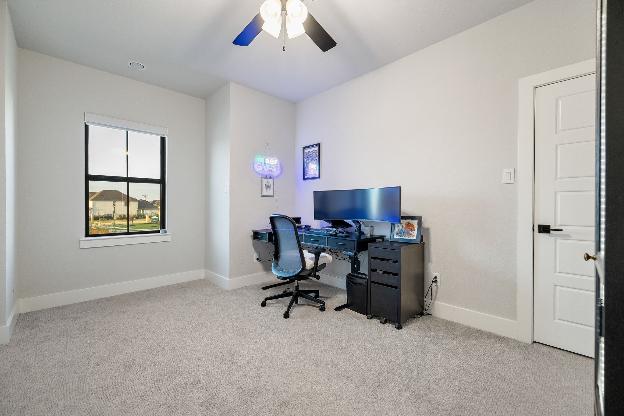 2421 Heathrow Lane