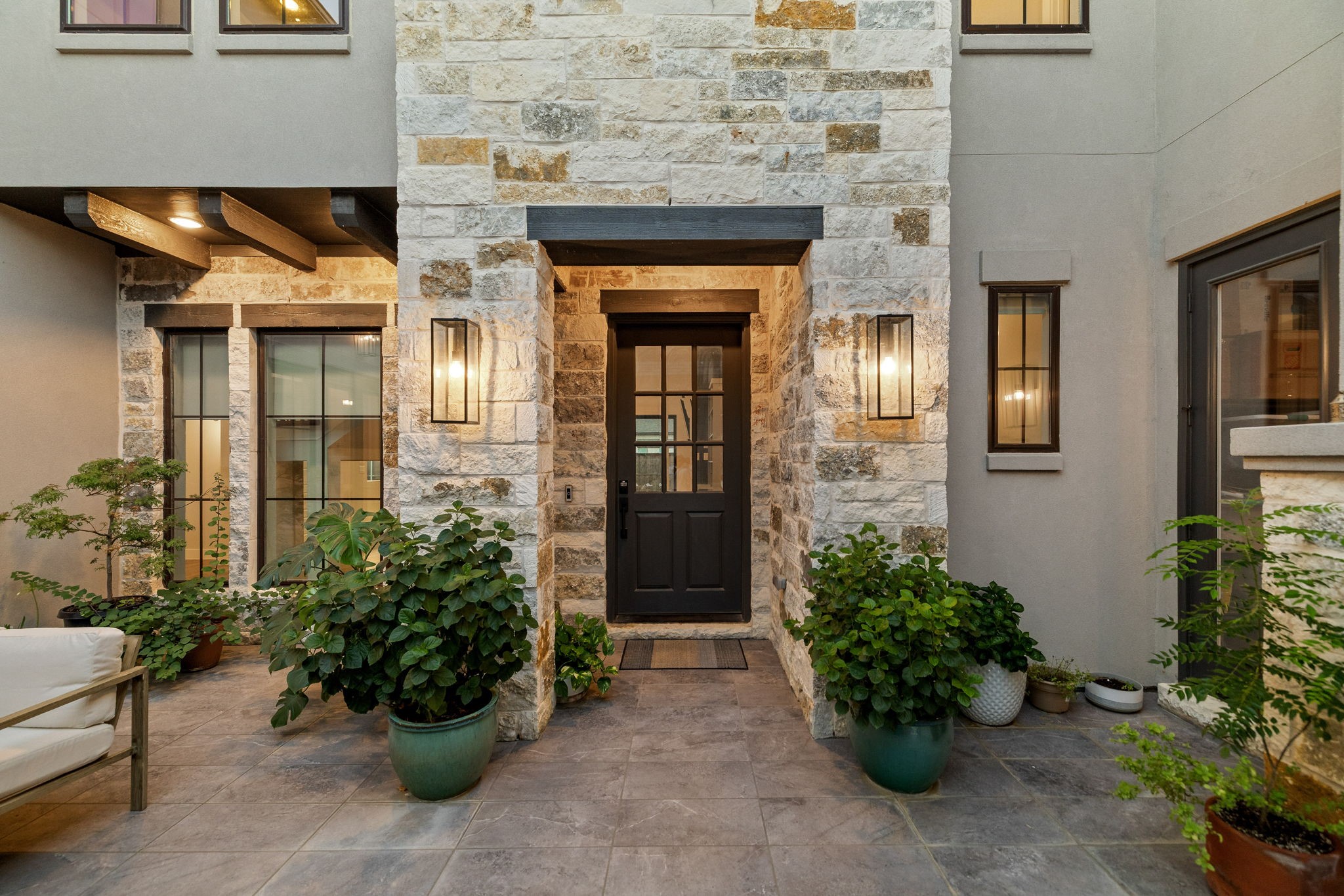 2421 Heathrow Lane