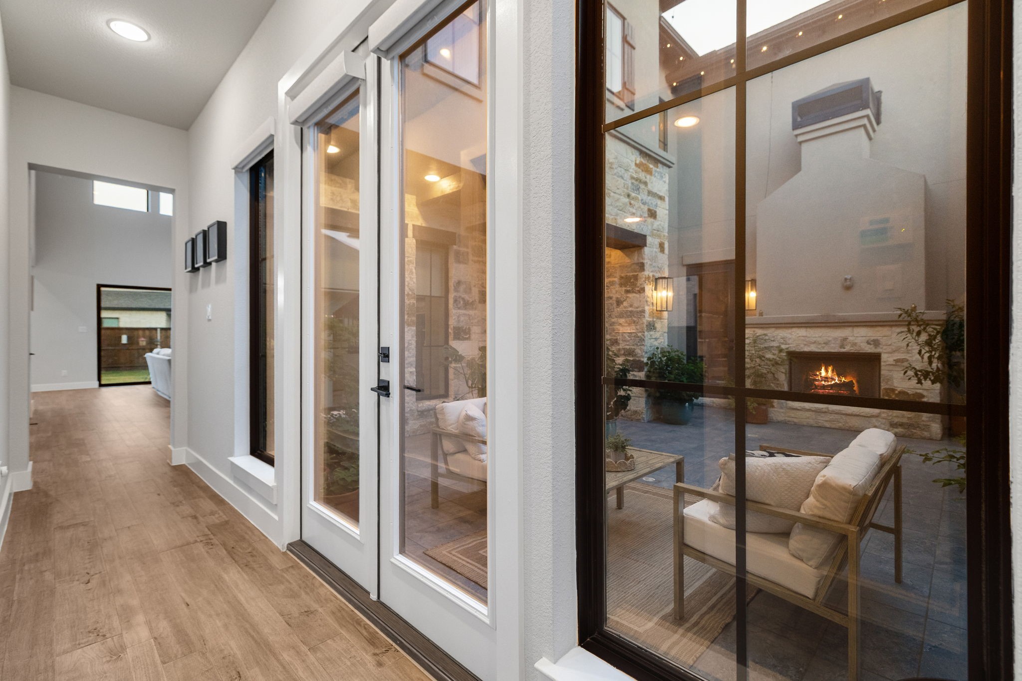 2421 Heathrow Lane