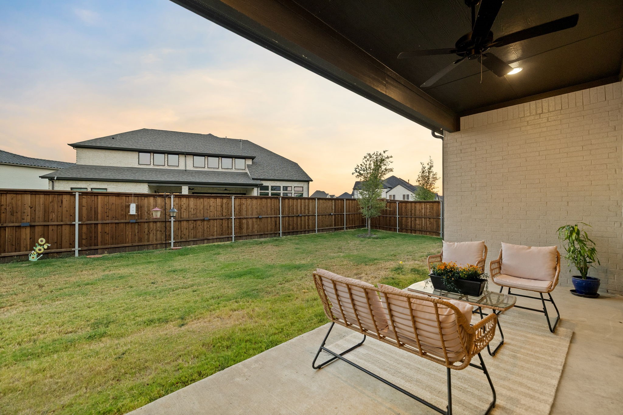 2421 Heathrow Lane