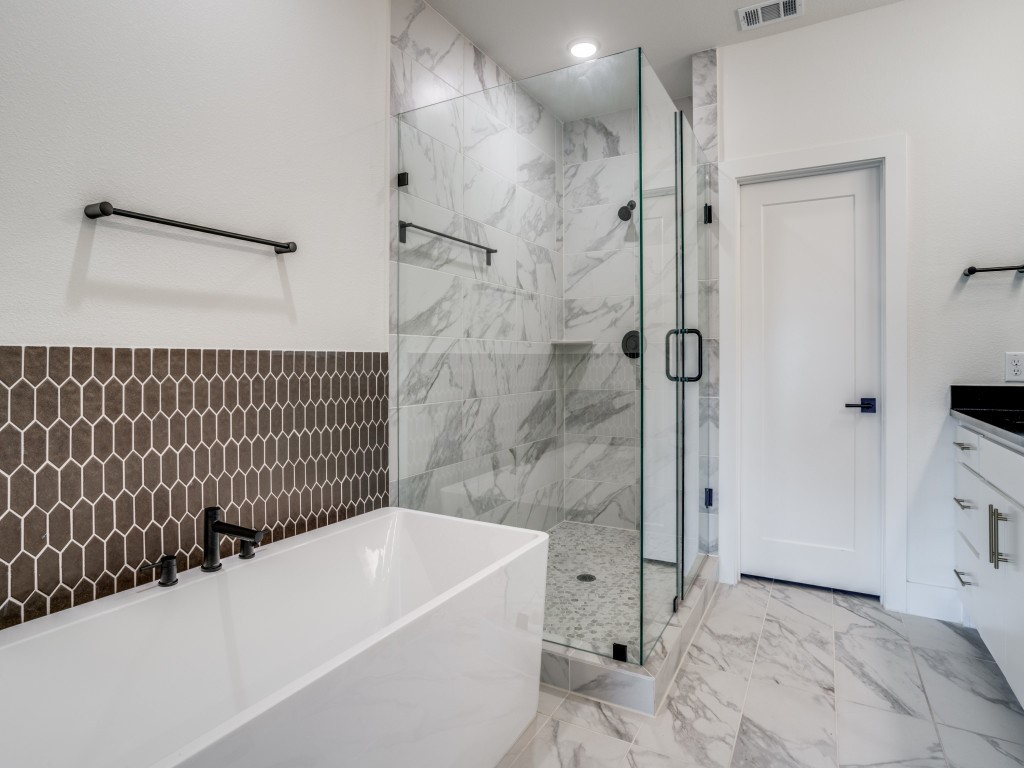 7404 Collin McKinney Parkway