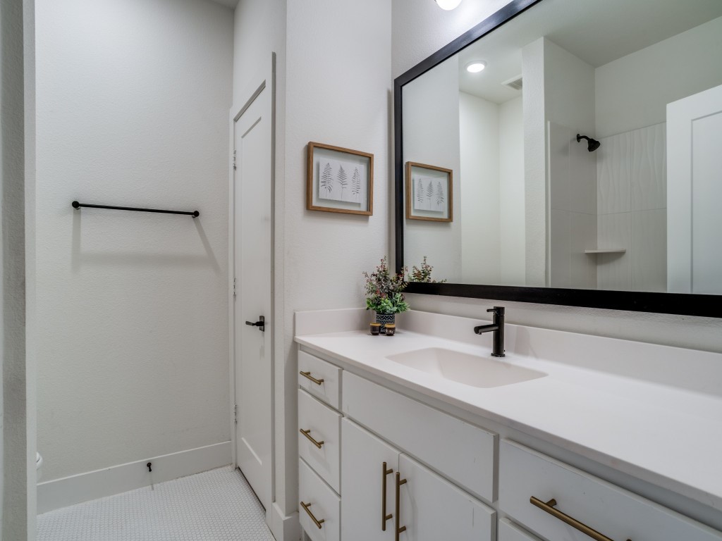 7404 Collin McKinney Parkway