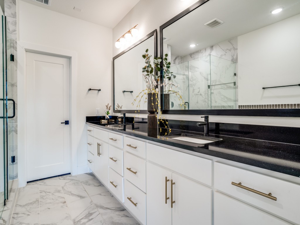 7404 Collin McKinney Parkway
