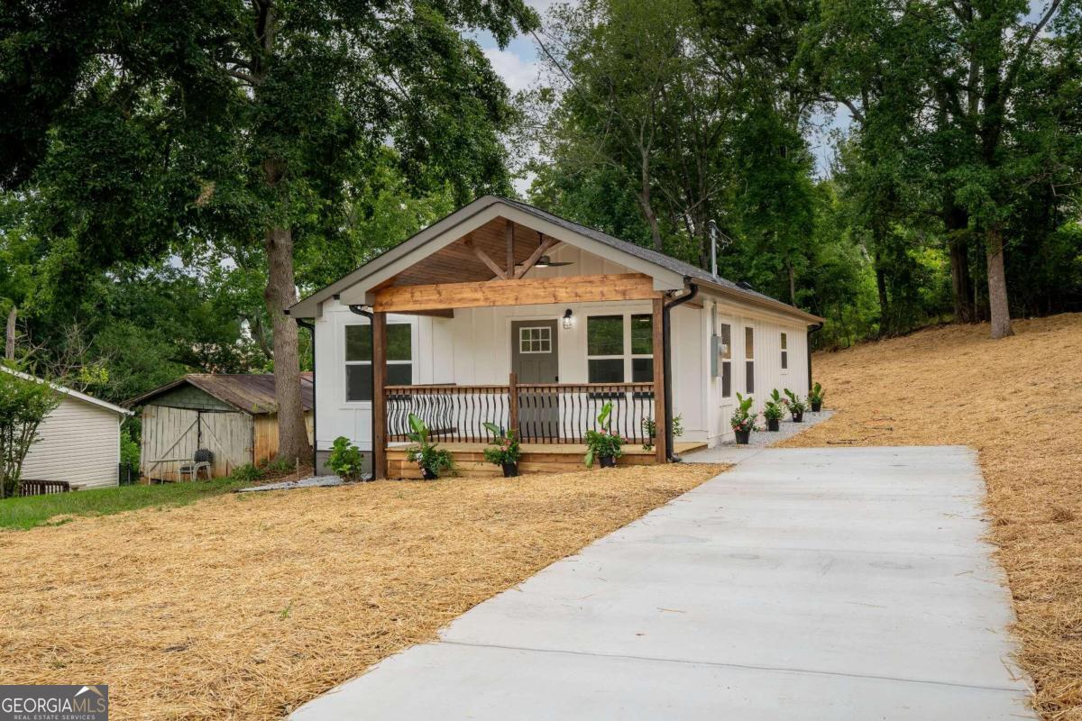 5437 East Main Street