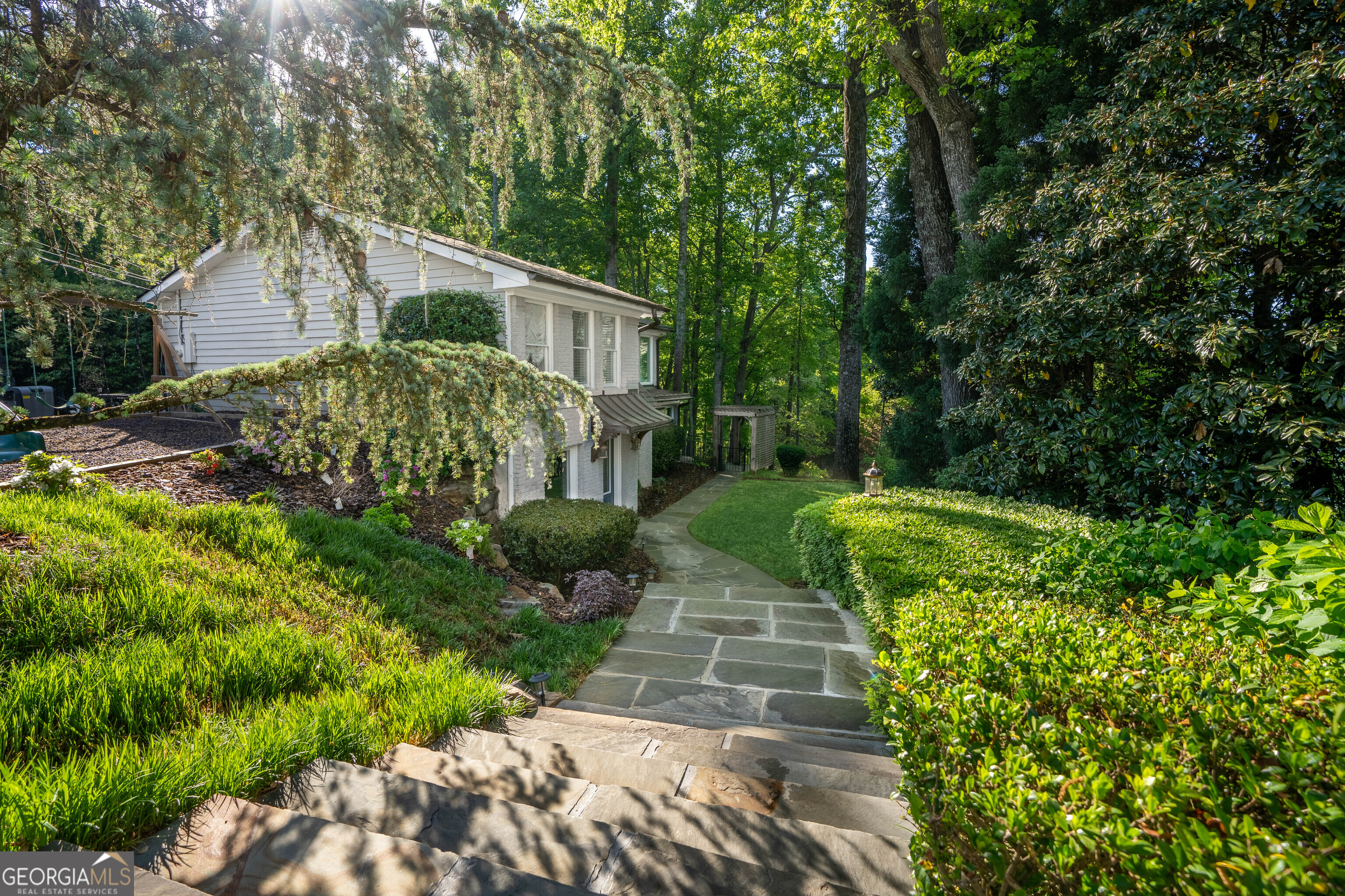5983 Nachoochee Trail