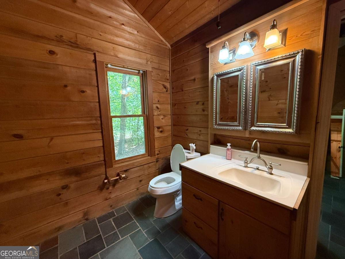 2405 Mountain Road