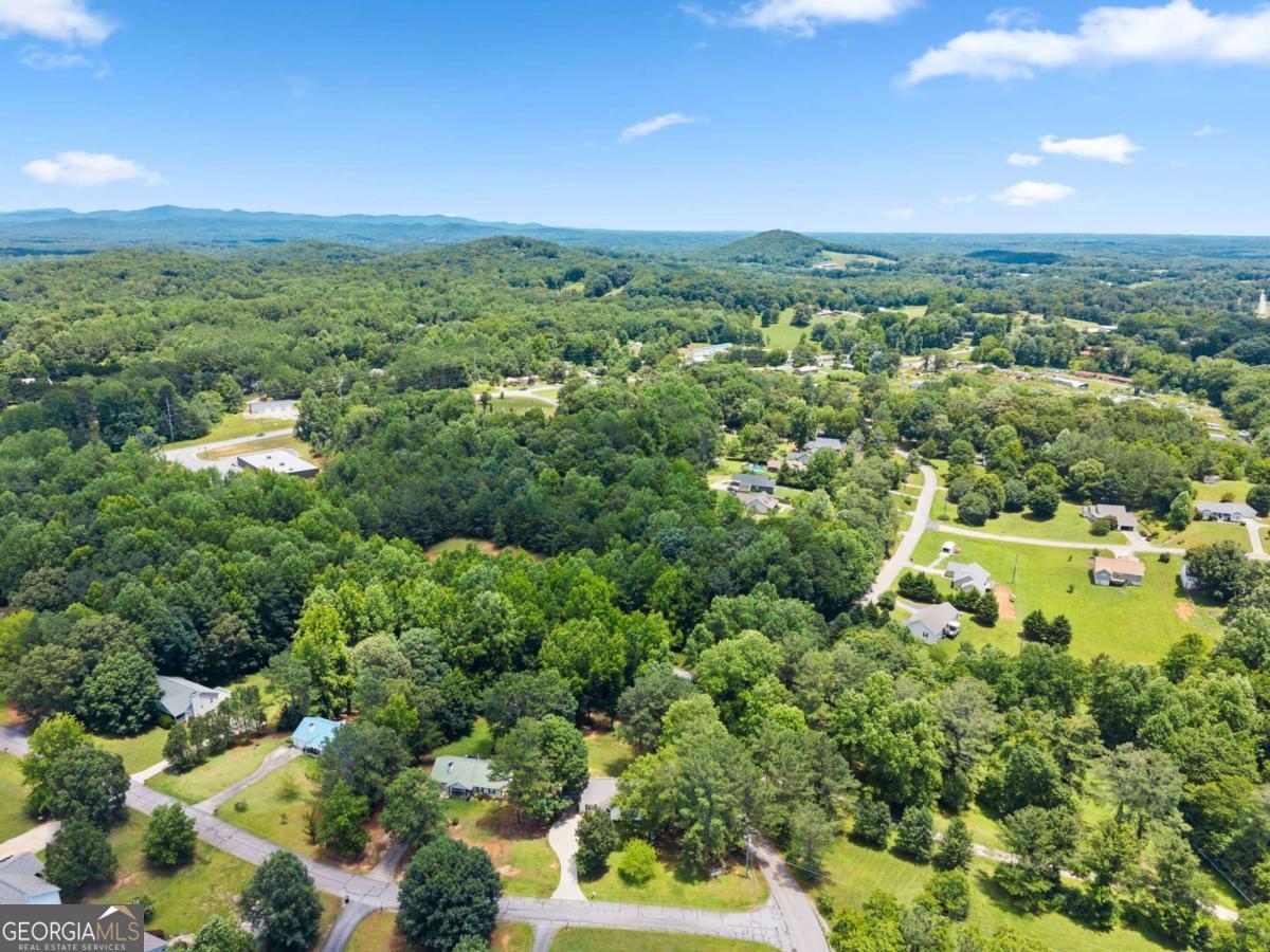 18 Chickasaw Trail