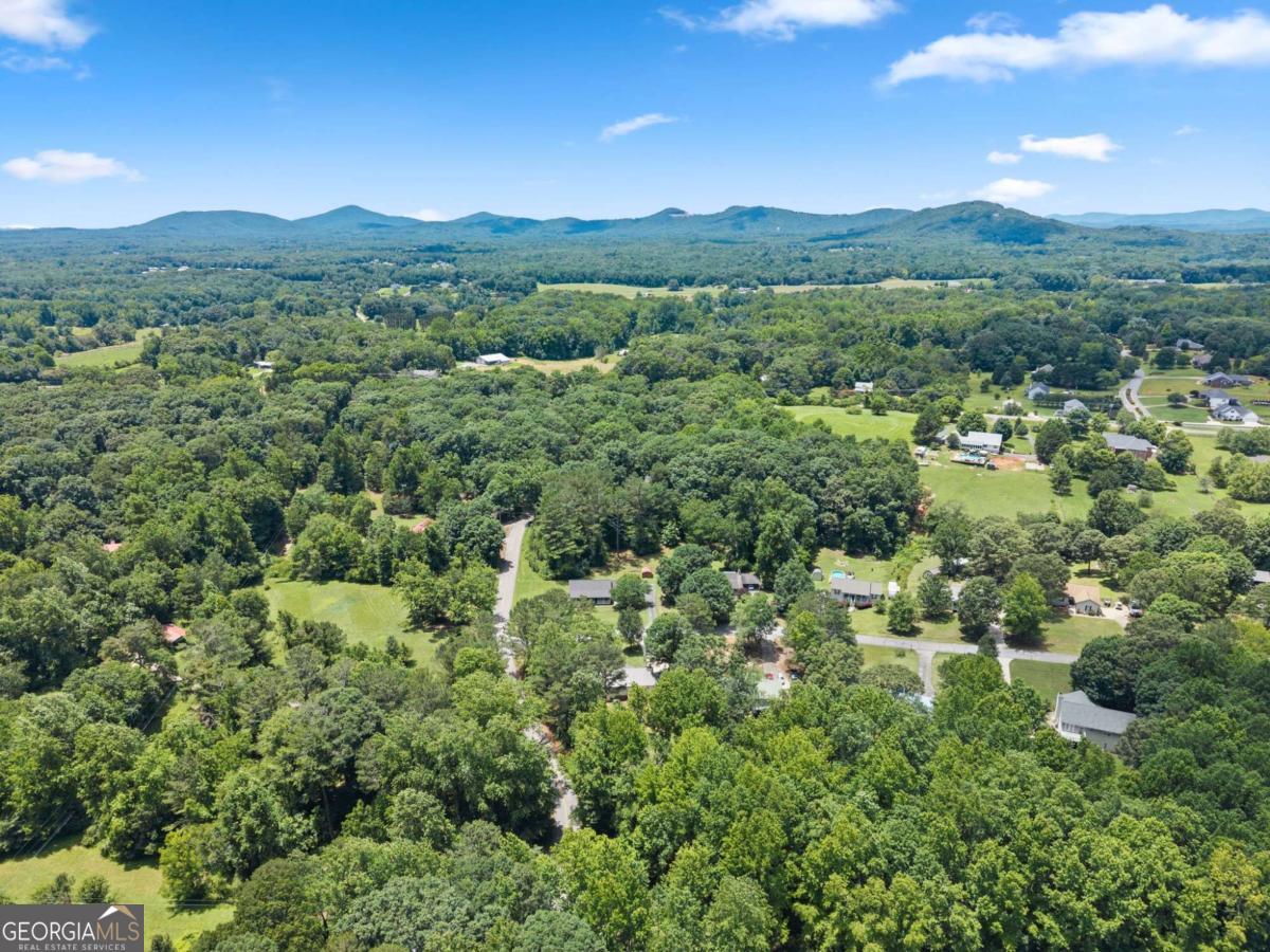 18 Chickasaw Trail
