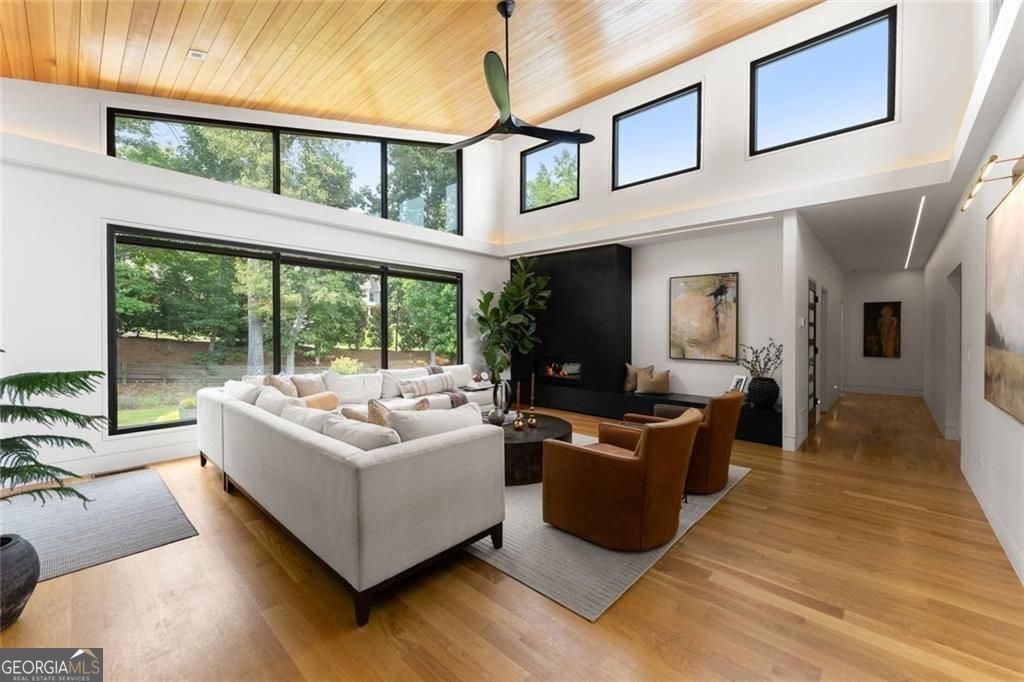 574 Riverside Road