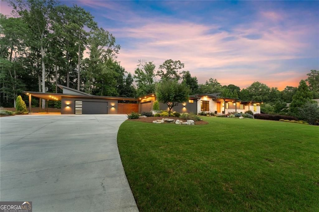 574 Riverside Road