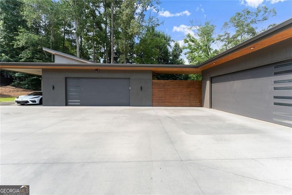574 Riverside Road