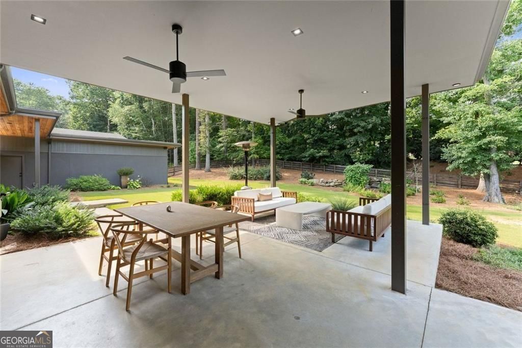 574 Riverside Road