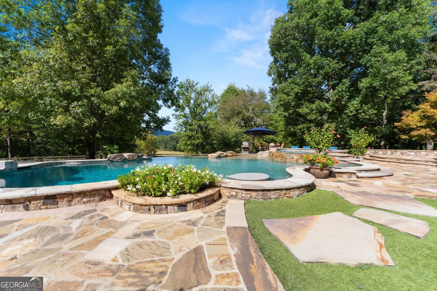 1524 Blacks Bluff Road SW