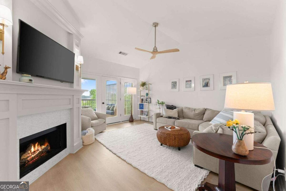 2300 Habersham Marina Road # 302