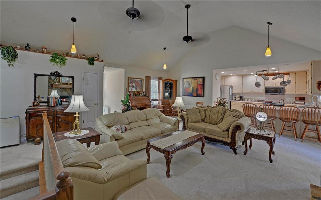 9085 Pine Tree Circle