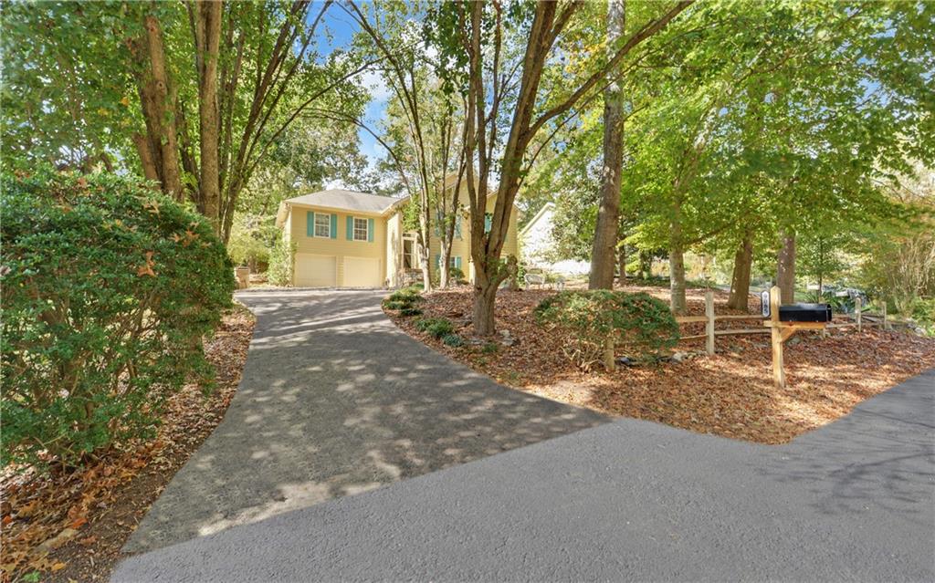 9085 Pine Tree Circle