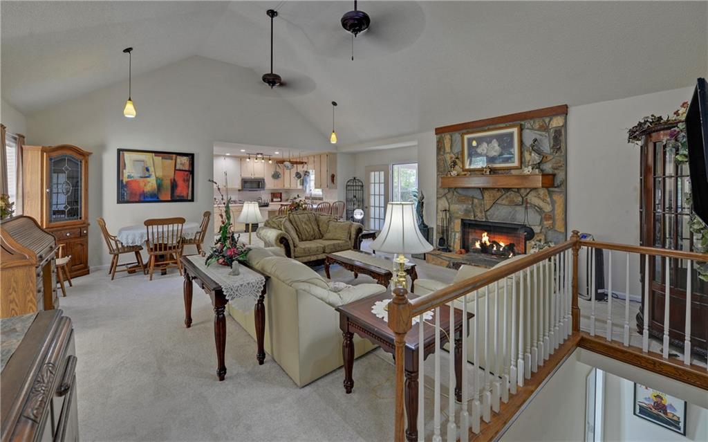 9085 Pine Tree Circle