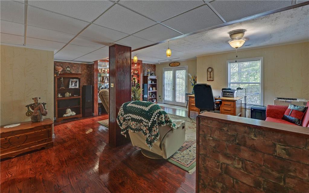 9085 Pine Tree Circle