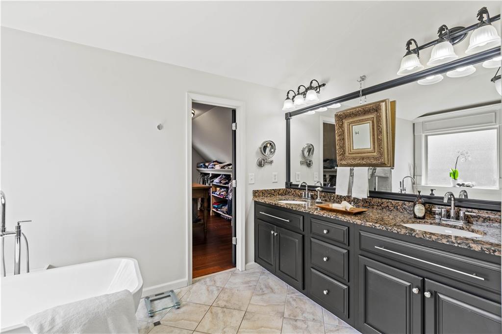 9035 Maple Run Trail