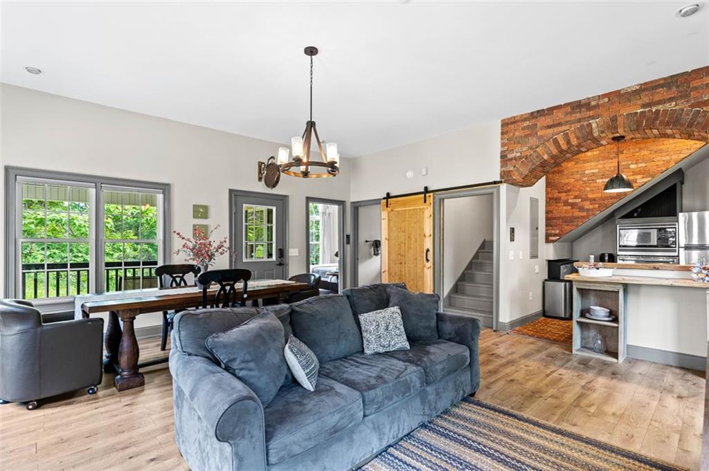 4337 MOUNTAIN VIEW Road