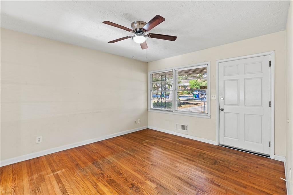 2868 Belaire Circle