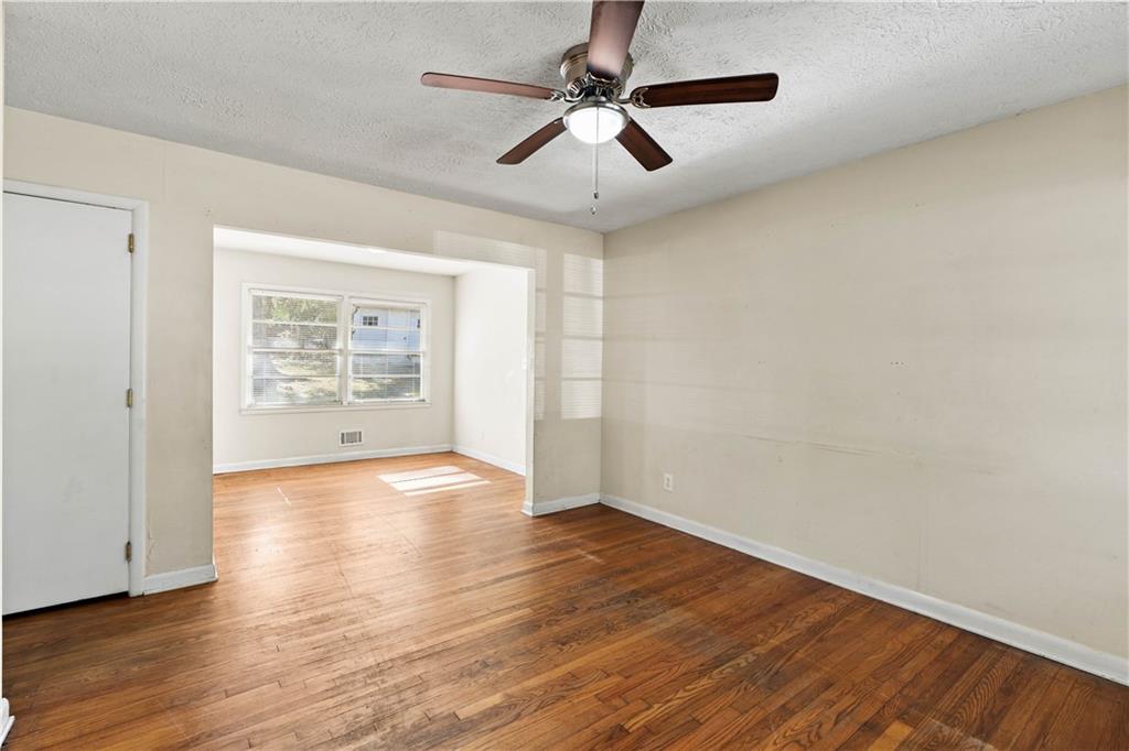 2868 Belaire Circle