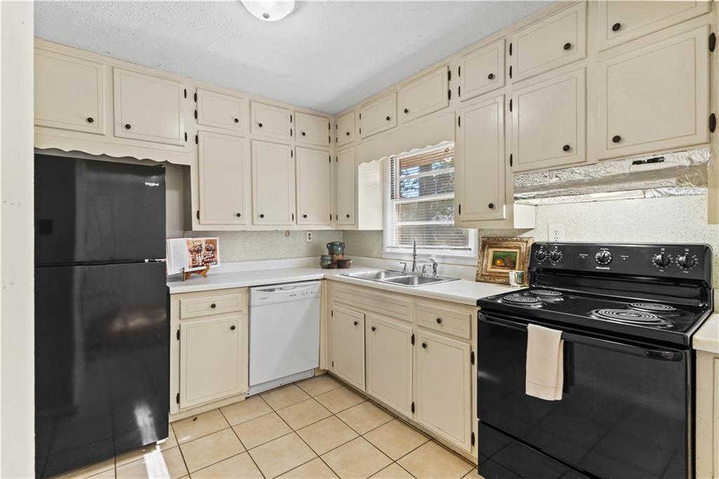 2868 Belaire Circle