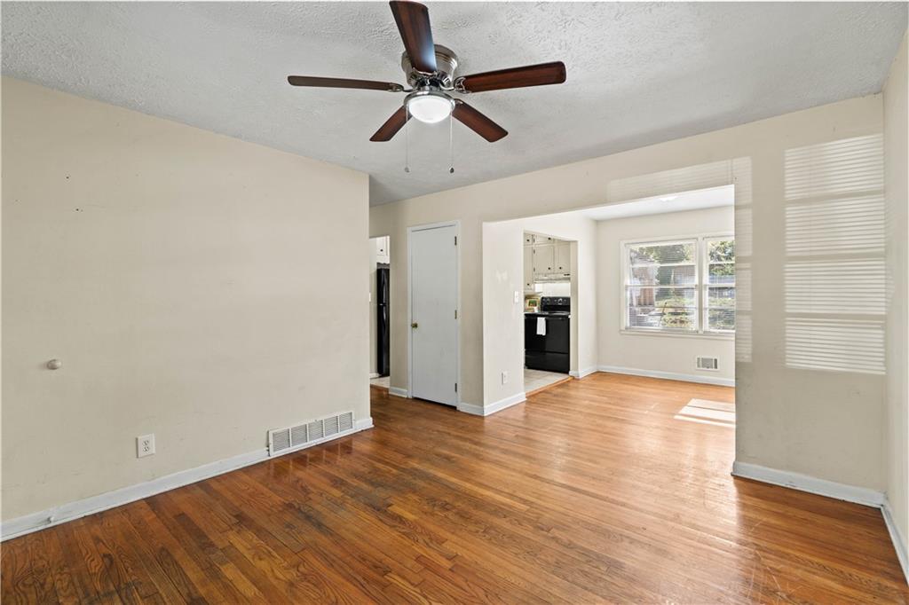 2868 Belaire Circle