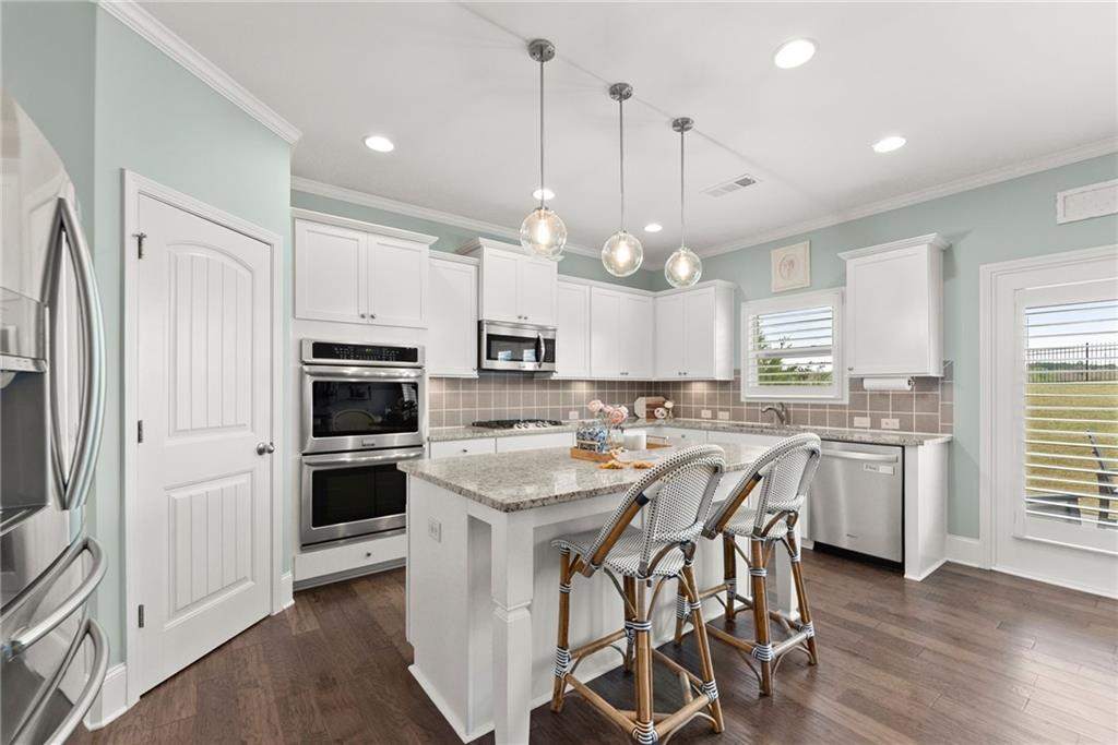 6712 Blooming Iris Court