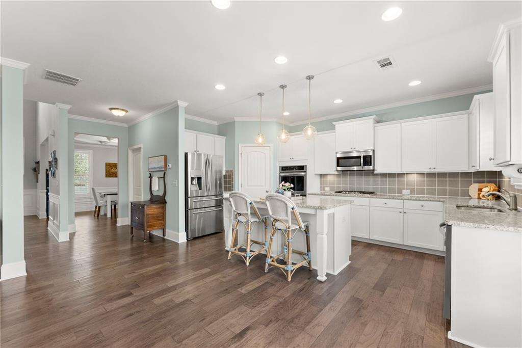 6712 Blooming Iris Court