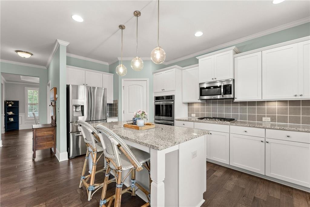 6712 Blooming Iris Court