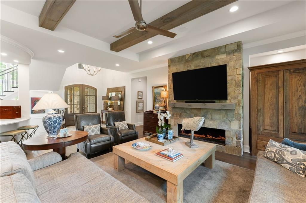 2799 Club Drive