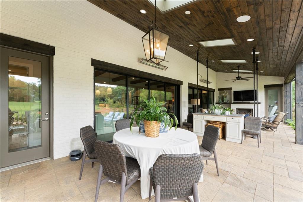 2799 Club Drive
