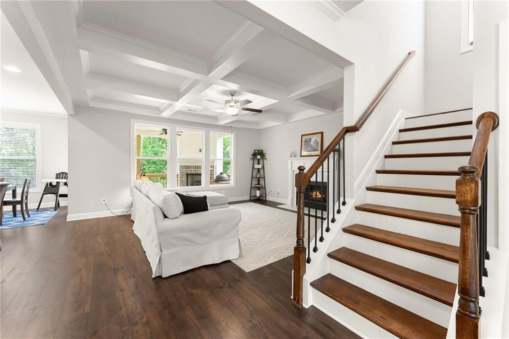 4718 Shady Lake Circle