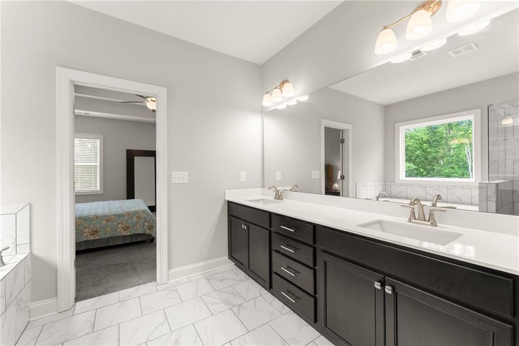 4718 Shady Lake Circle