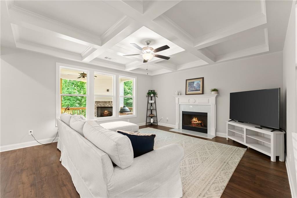 4718 Shady Lake Circle