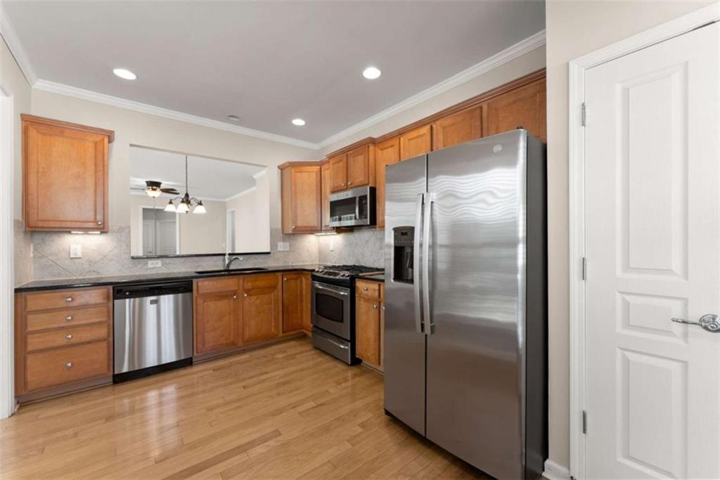 6142 Longleaf Drive