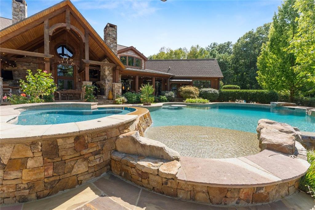 1524 Blacks Bluff Road SW