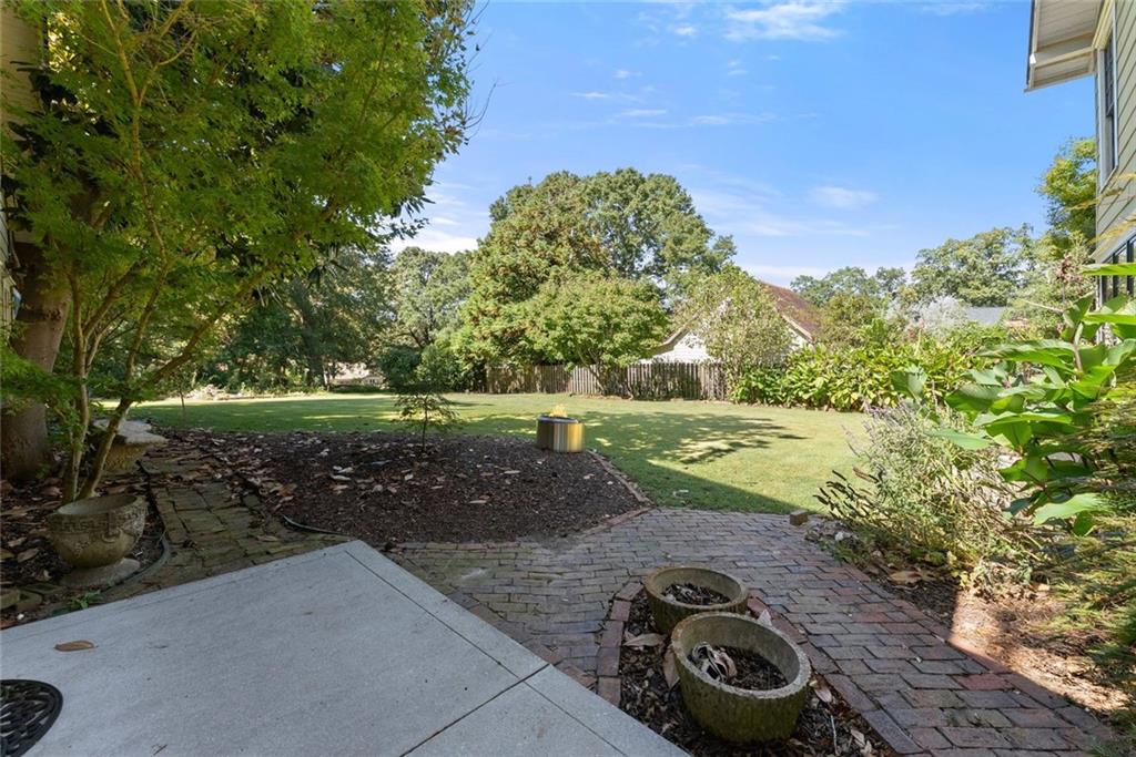1071 Green Street Circle