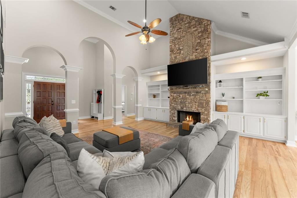 4512 Northampton