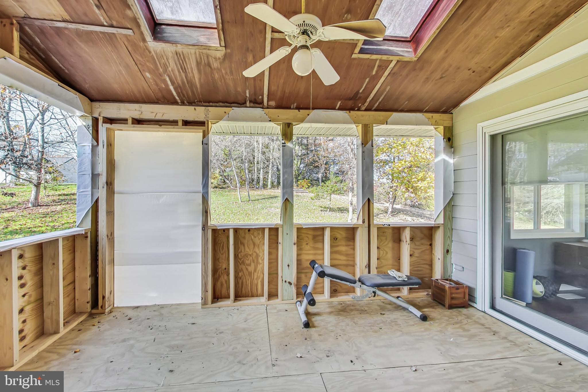 1645 ISABELLA COURT