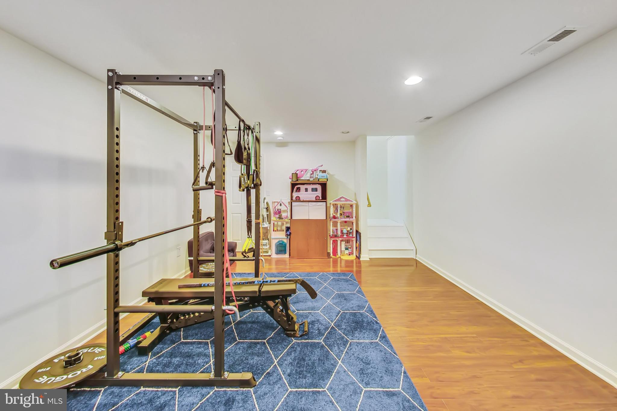 1645 ISABELLA COURT