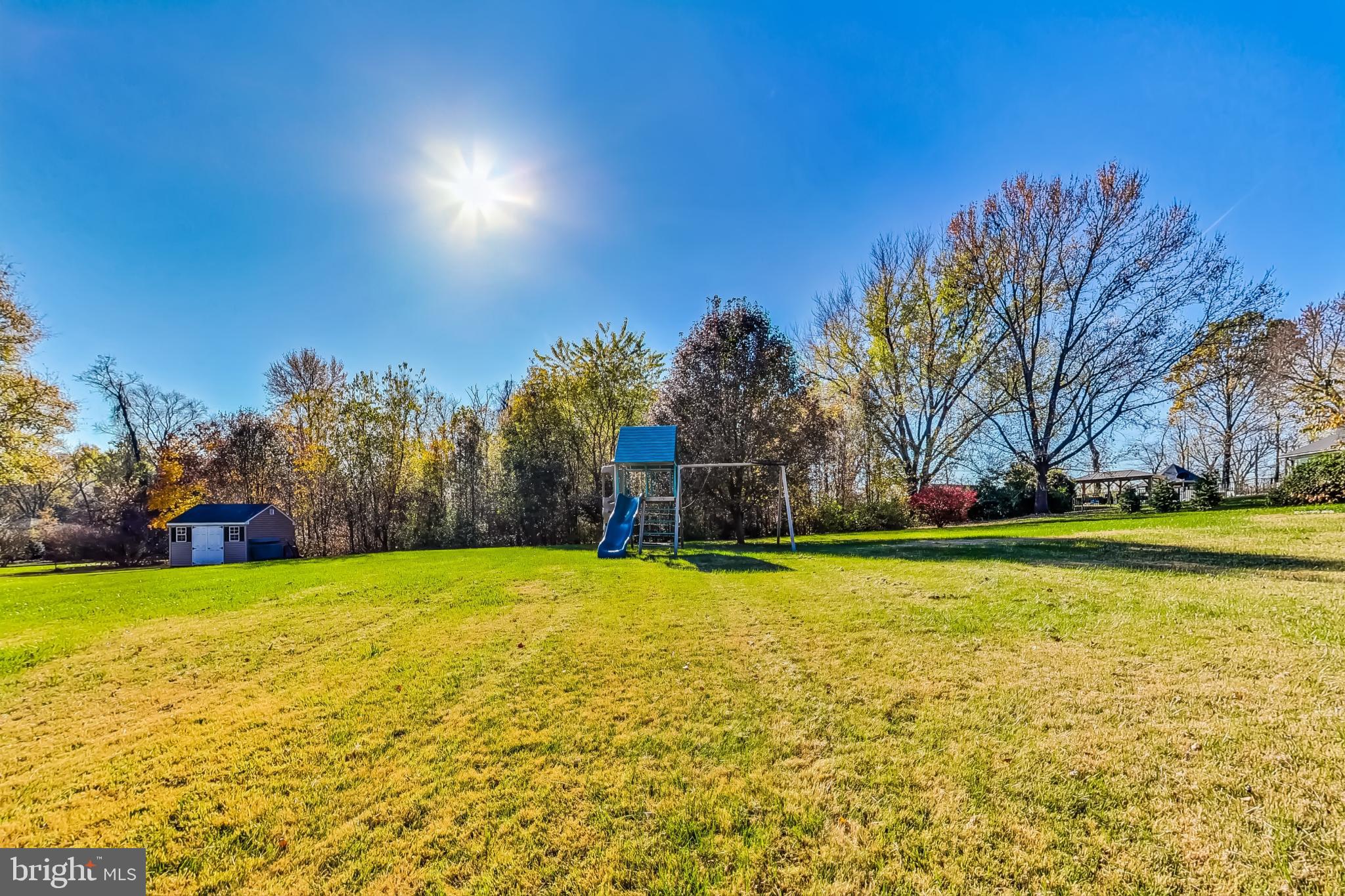 1645 ISABELLA COURT